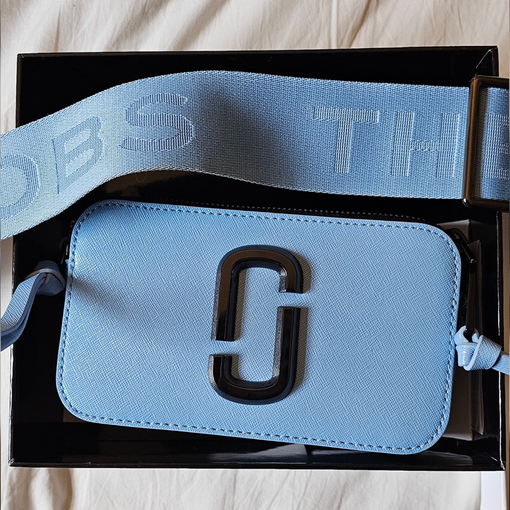 Marc Jacobs Blue Snapshot